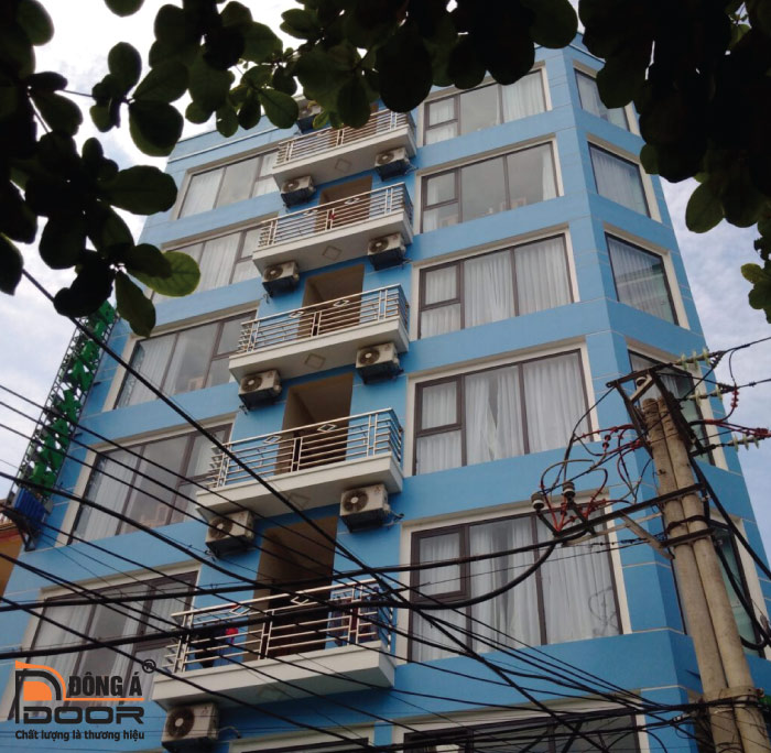 cong trinh khach san bien xanh