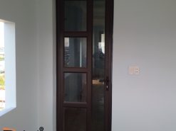 Cua di mo quay 1 canh