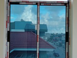 cua so mo truot he 93