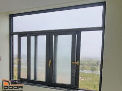 cua so mo truot he 93