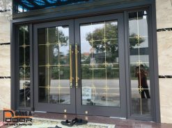 cua thuy luc mo quay