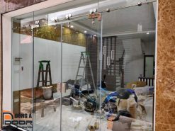 cua thuy luc mo truot