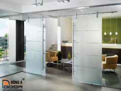 cua thuy luc mo truot