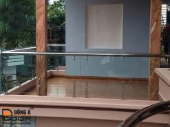 Lan can ban cong tay vin inox