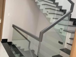 lan can kinh tay vin go